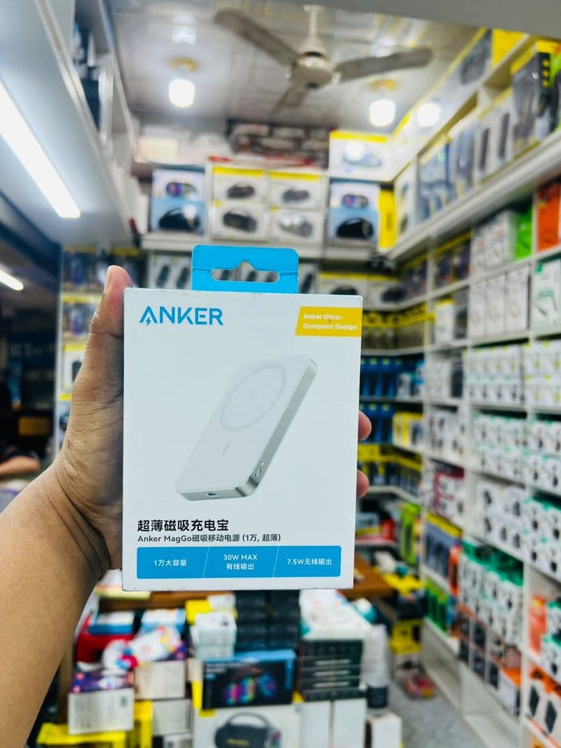 Anker Magnetic Wireless Power Bank - alternate
